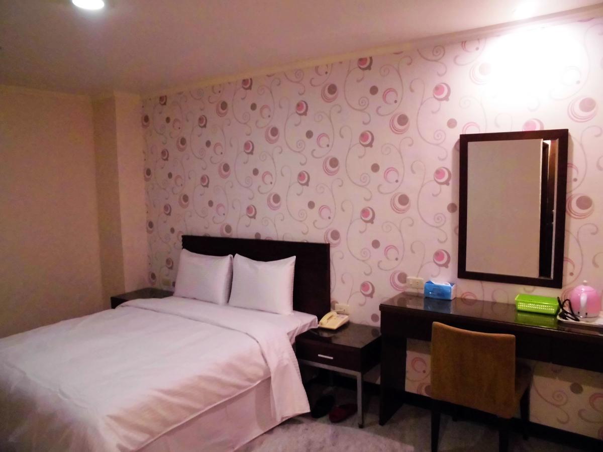 Hotel 欣悅商務旅店 Toufen Exterior foto