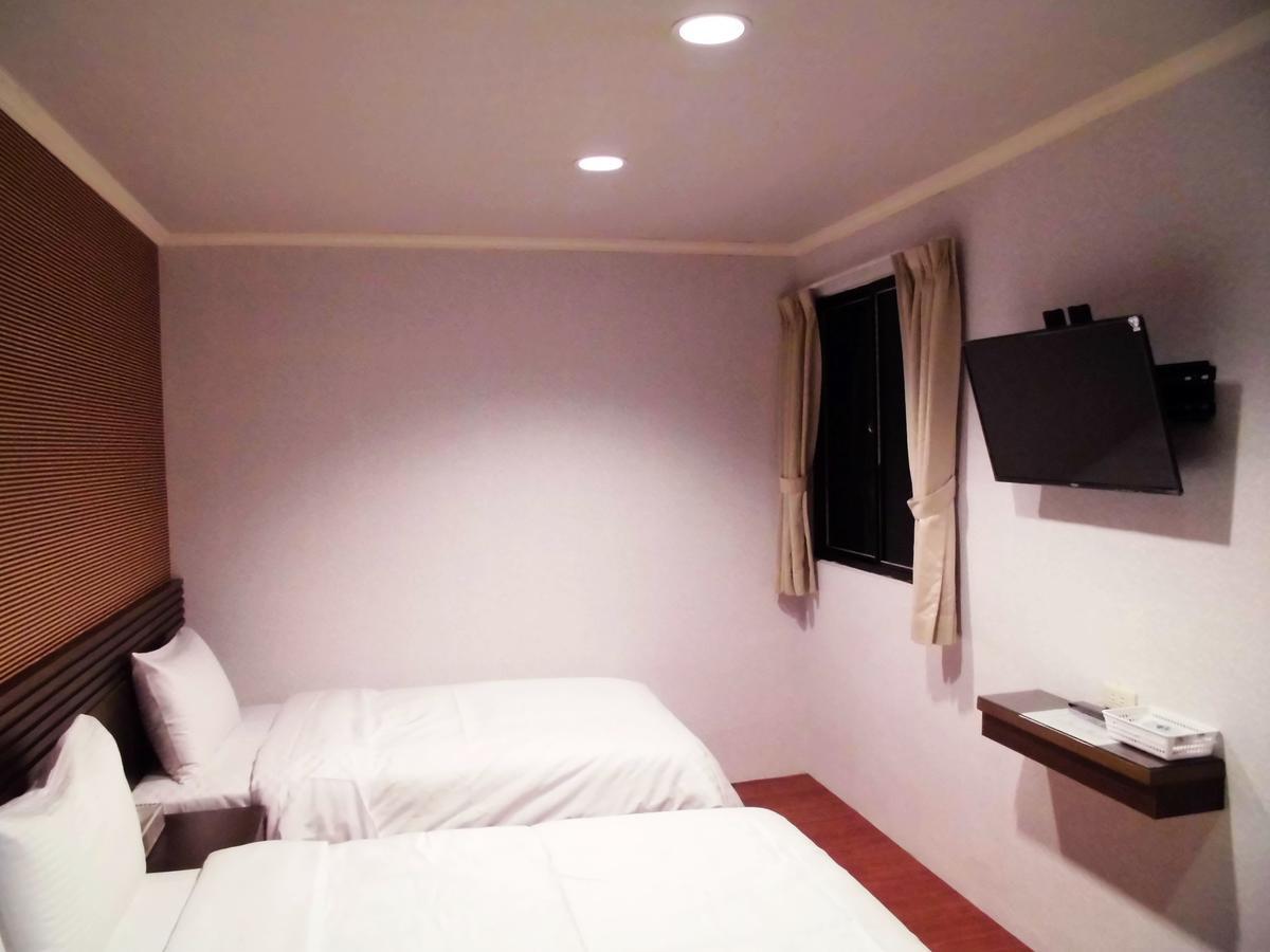 Hotel 欣悅商務旅店 Toufen Exterior foto