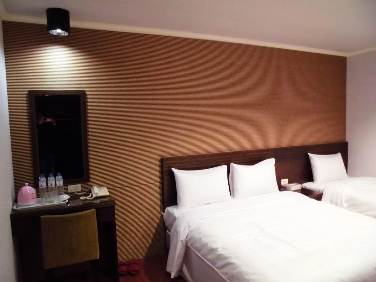 Hotel 欣悅商務旅店 Toufen Exterior foto